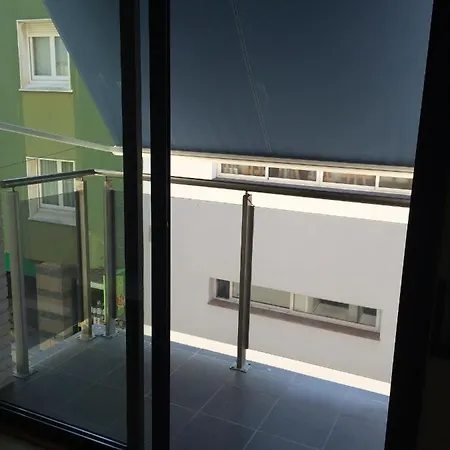 Apartman Pis Amb Parquing Al Centre De