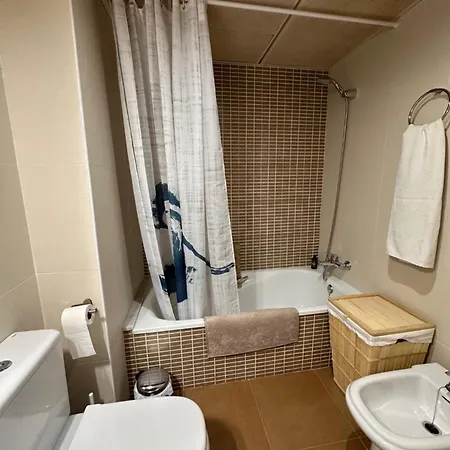 Apartman Pis Amb Parquing Al Centre De